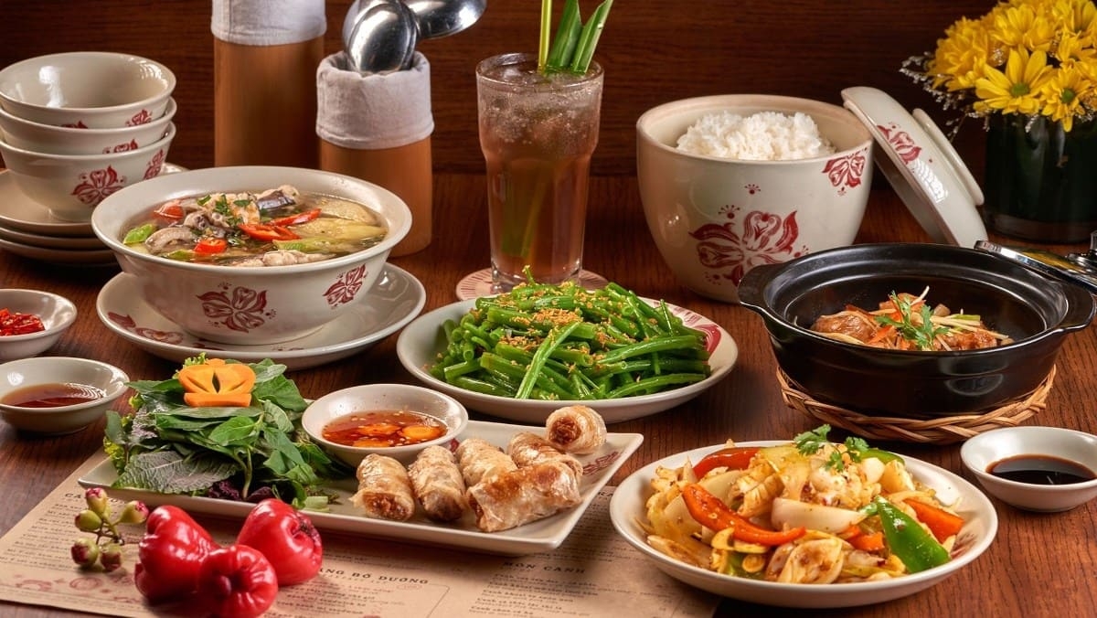  Mâm cơm sum vầy 30/4 mang đậm hương vị truyền thống