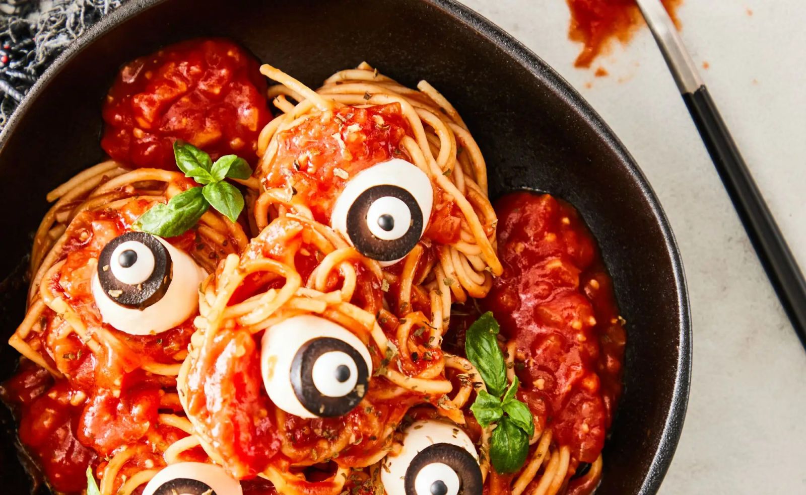 Mì Ý Máu Me (Bloody Spaghetti)