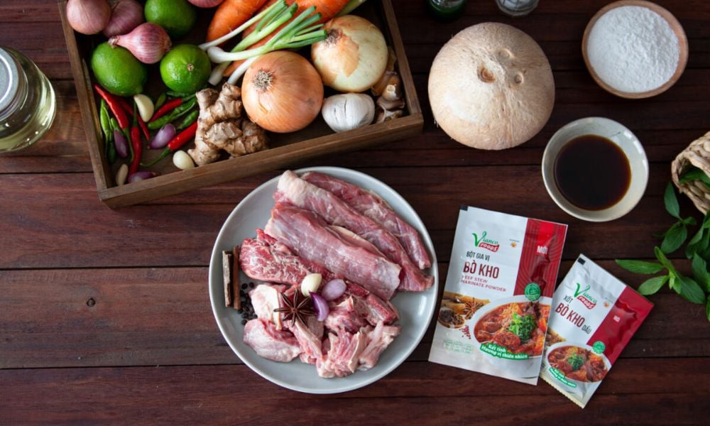 Các nguyên liệu cần thiết tạo nên hương vị nền nồng ấm đặc trưng của bò kho
